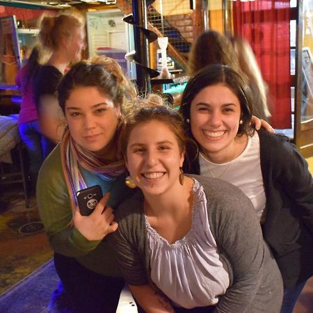 Hostel Internacional Мендоса Экстерьер фото