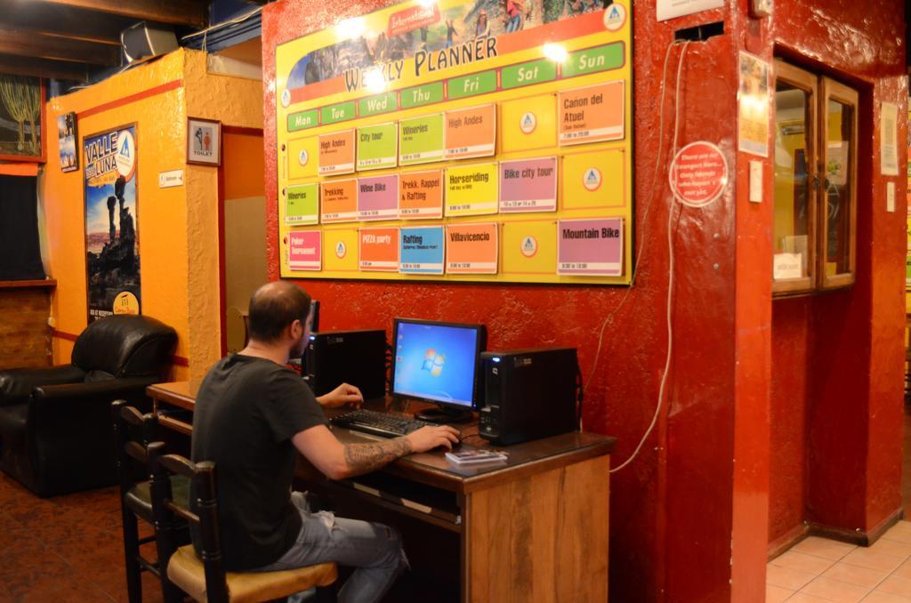 Hostel Internacional Мендоса Экстерьер фото