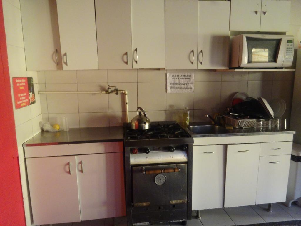 Hostel Internacional Мендоса Экстерьер фото