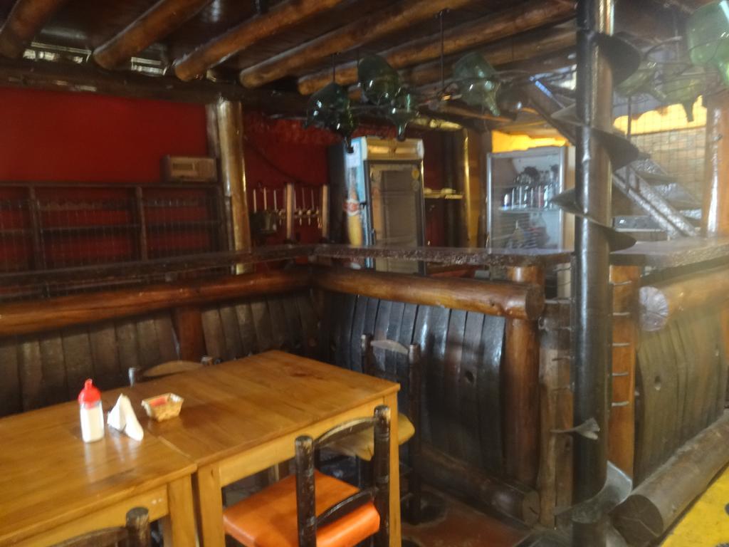 Hostel Internacional Мендоса Экстерьер фото