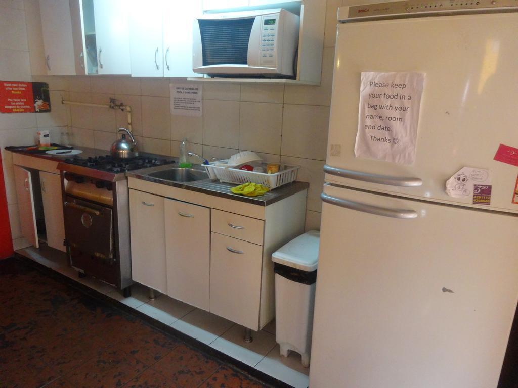 Hostel Internacional Мендоса Экстерьер фото
