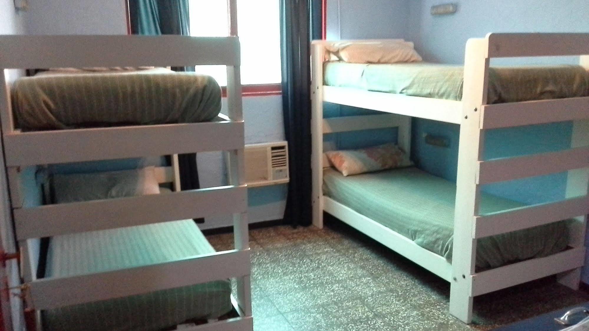Hostel Internacional Мендоса Экстерьер фото