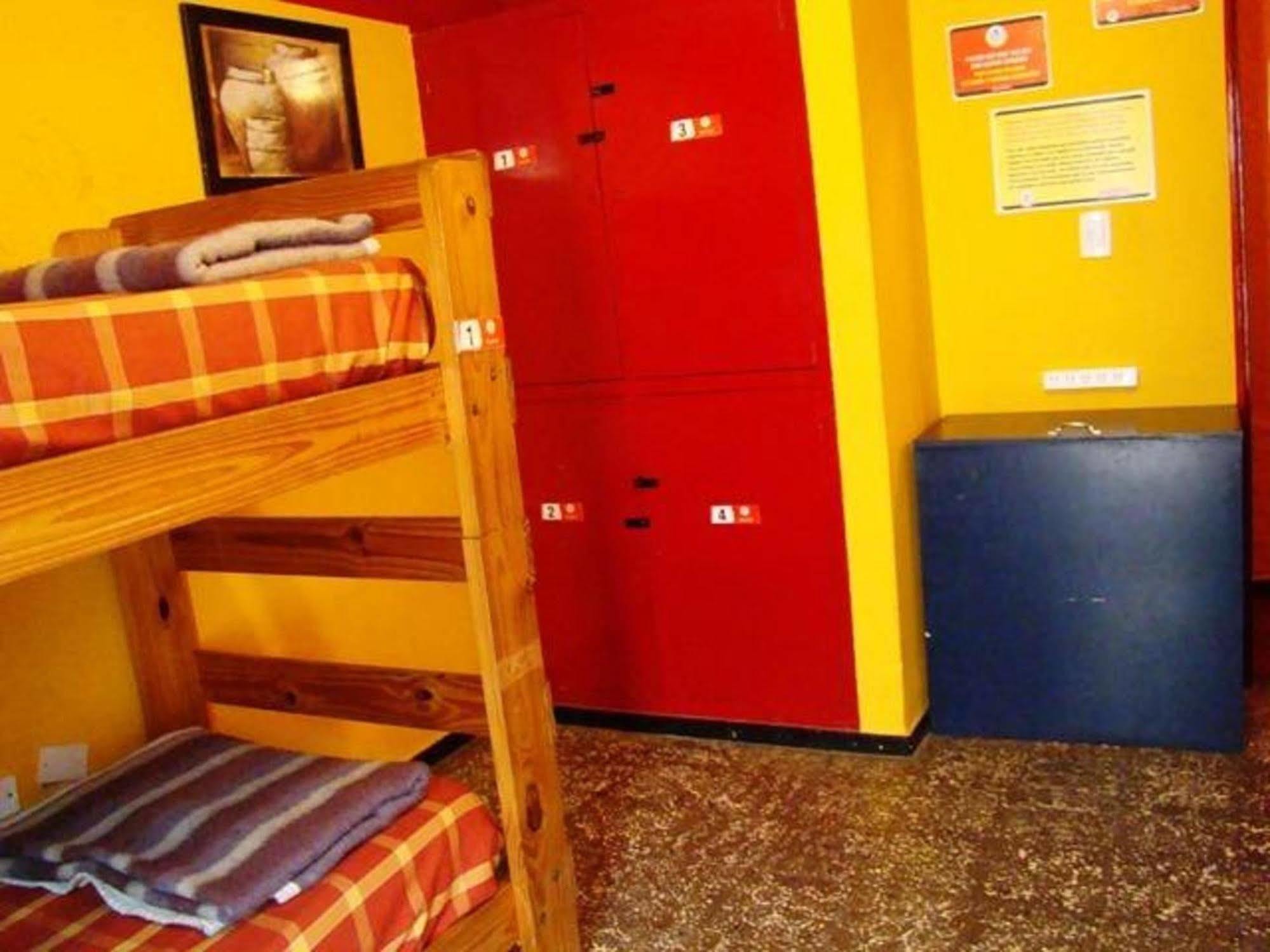 Hostel Internacional Мендоса Экстерьер фото