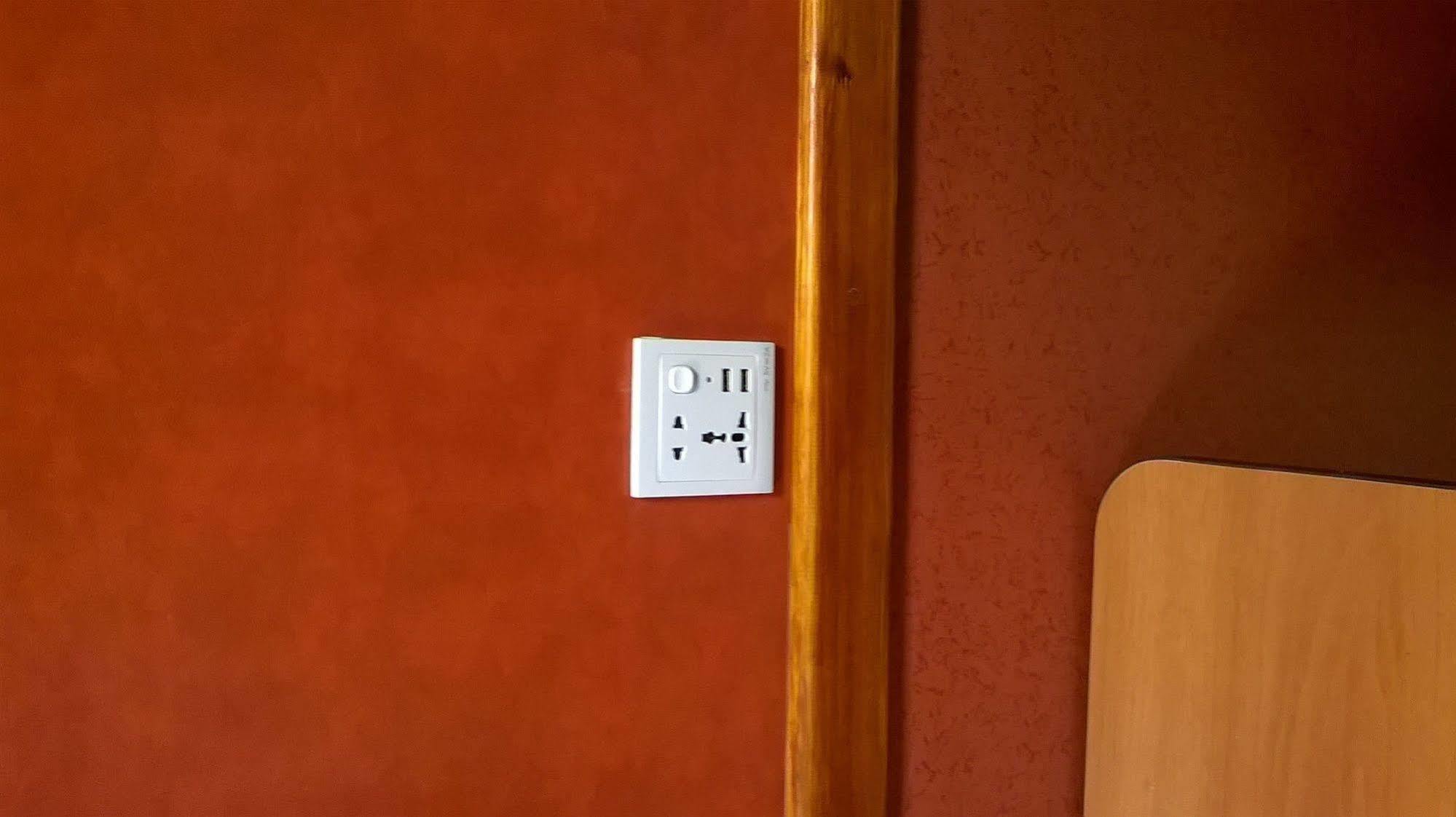 Hostel Internacional Мендоса Экстерьер фото